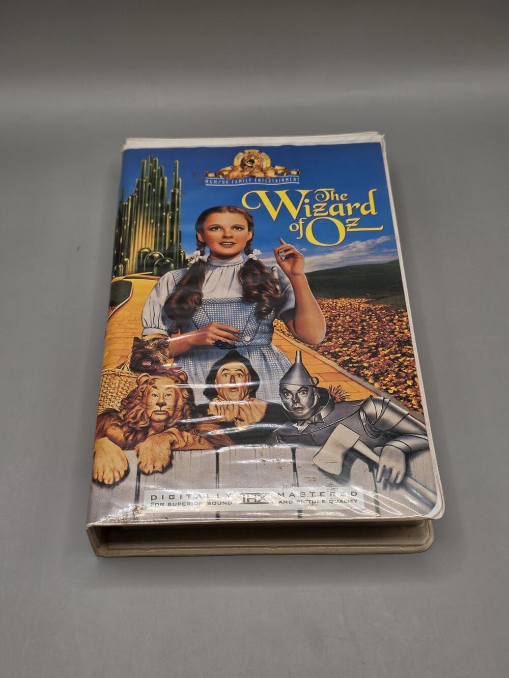 The Wizard of Oz VHS 1996 Movie Digitally Mastered MGM/UA Clamshell Vintage